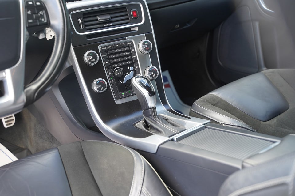 Volvo V60 2,0 D4 190 R-Design aut. 5d