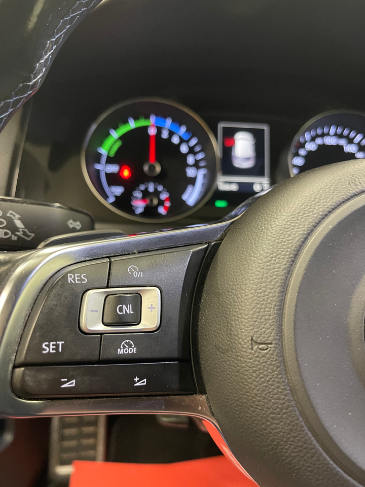 VW Golf VII 1,4 GTE DSG 5d