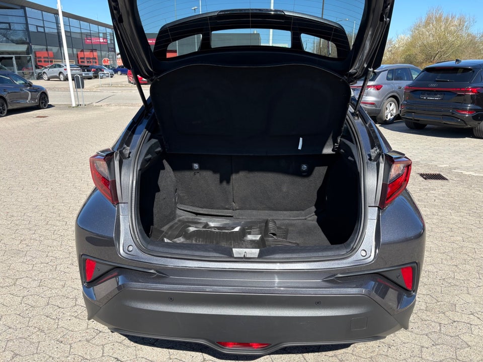 Toyota C-HR 1,8 Hybrid C-LUB CVT 5d
