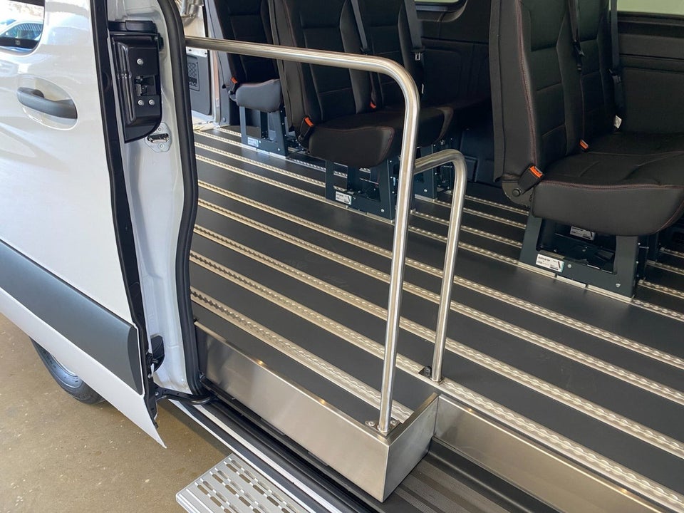 Mercedes Sprinter 317 2,0 CDi A2 Tourer PRO aut. RWD