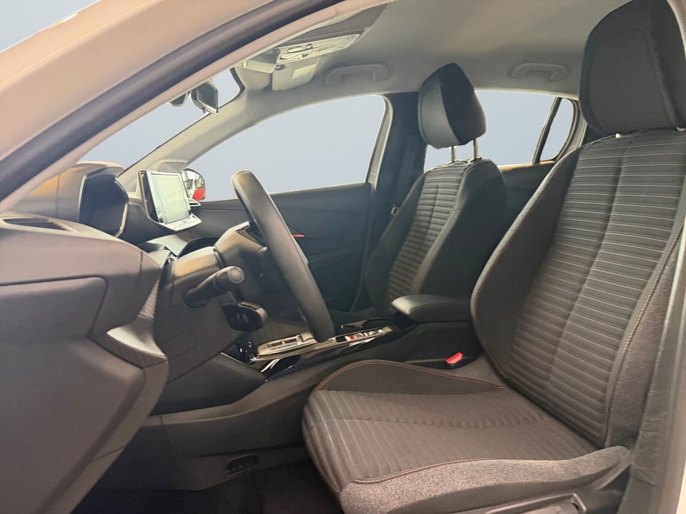 Peugeot e-208 50 Active 5d