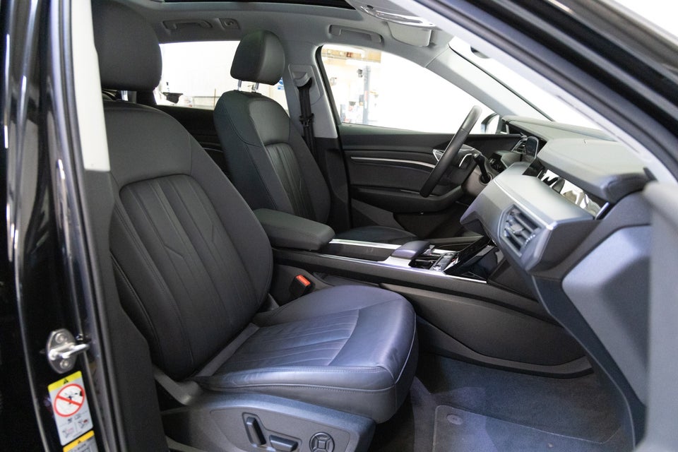 Audi e-tron 55 quattro 5d