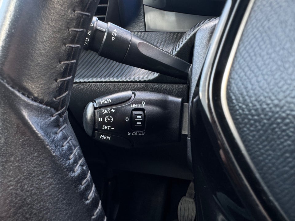 Peugeot 208 1,5 BlueHDi 100 Prestige 5d