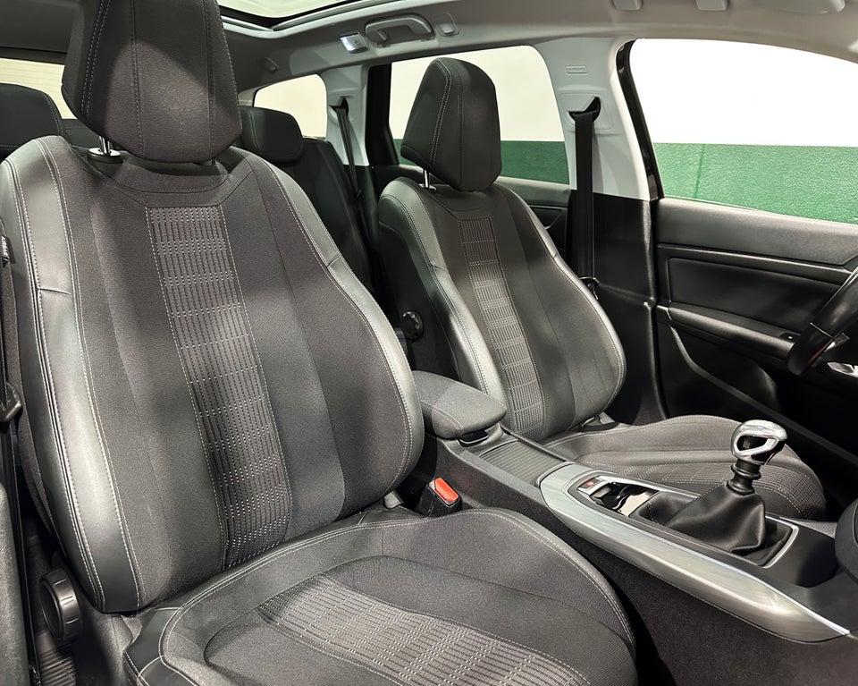 Peugeot 308 1,6 BlueHDi 120 Allure Sky 5d