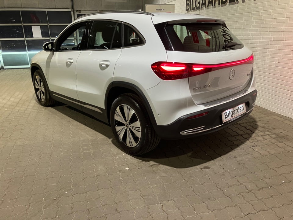 Mercedes EQA300 Progressive 4Matic 5d