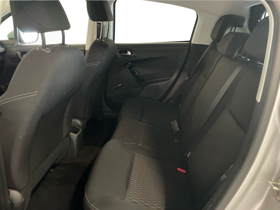 Peugeot 208 1,2 VTi 82 Envy 5d