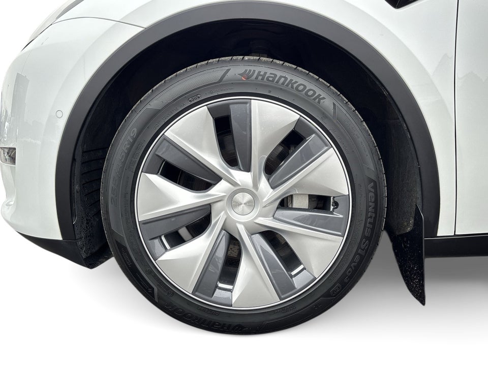 Tesla Model Y Long Range AWD 5d