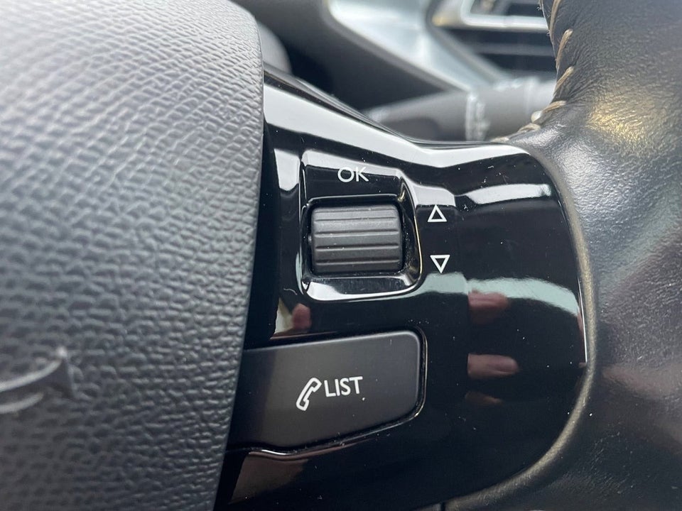 Peugeot 308 1,6 BlueHDi 120 Allure Sky SW 5d