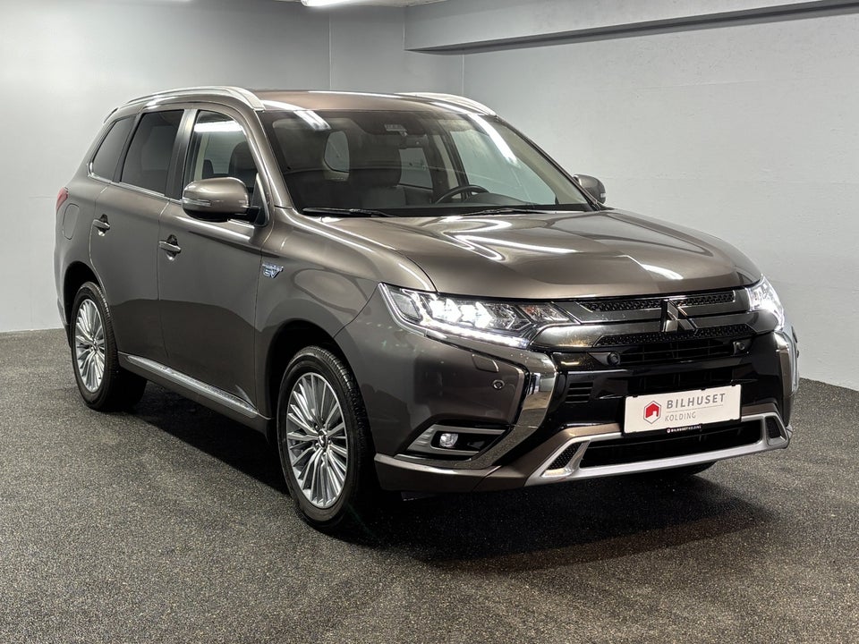 Mitsubishi Outlander 2,4 PHEV Intense CVT 4WD 5d