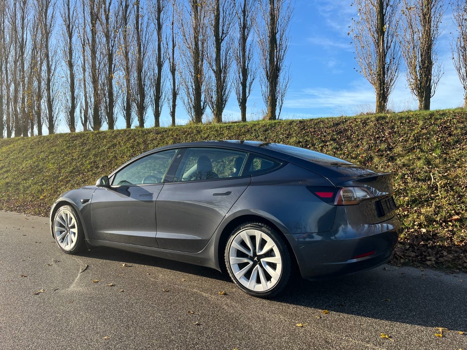 Tesla Model 3 Long Range AWD 4d