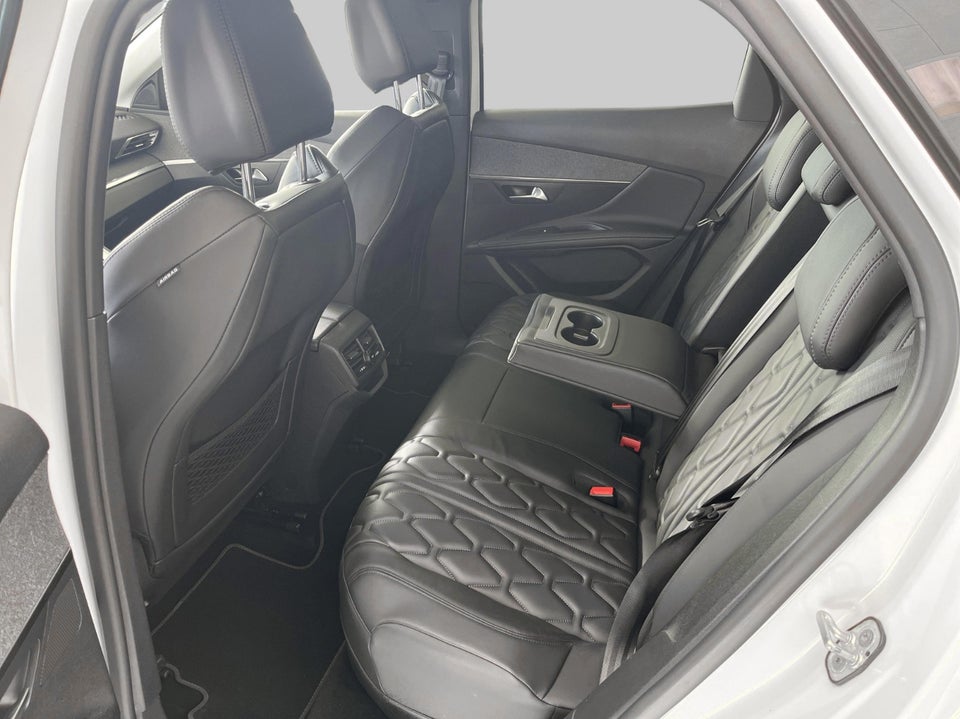 Peugeot 3008 1,6 Hybrid Selection EAT8 5d