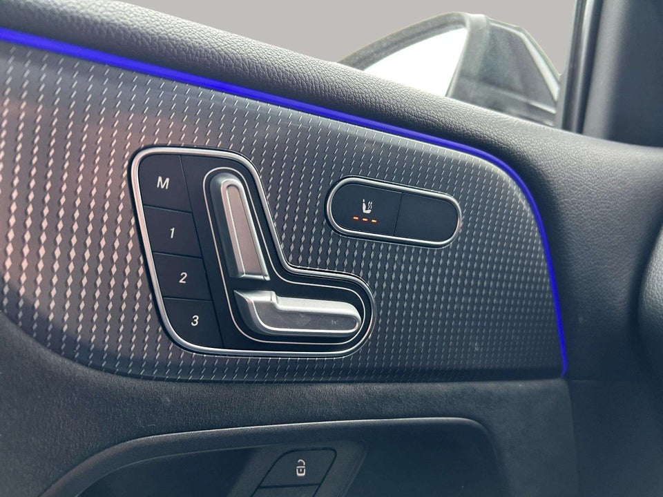 Mercedes EQB250 AMG Line 5d