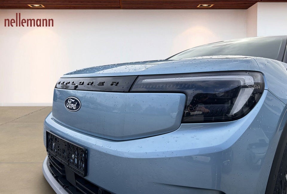 Ford Explorer 77 Select Extended Range 5d