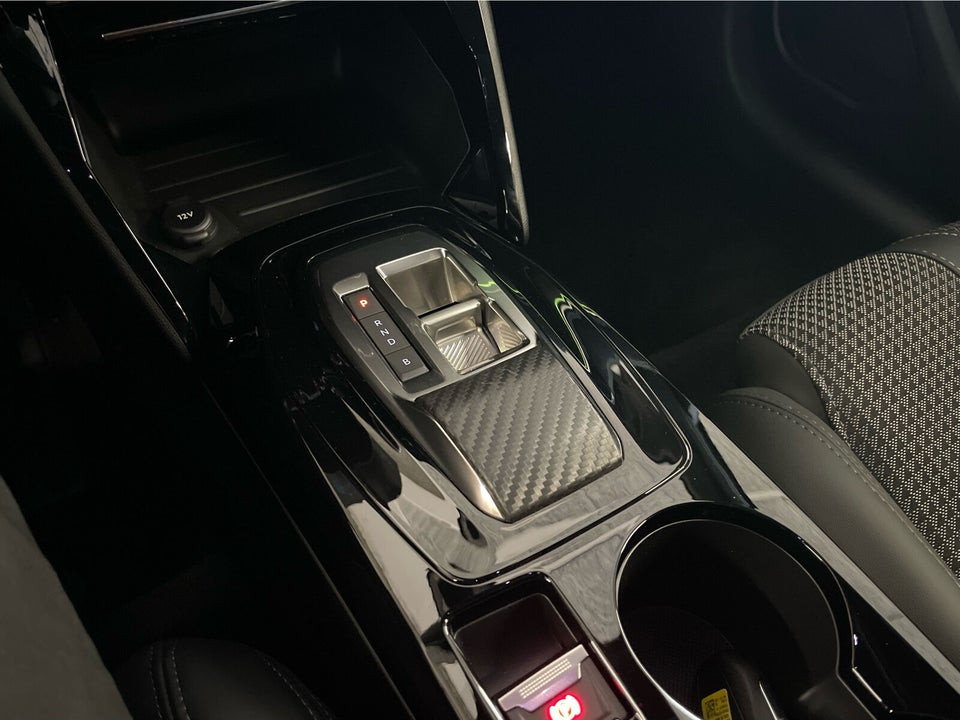 Peugeot e-208 50 GT 5d