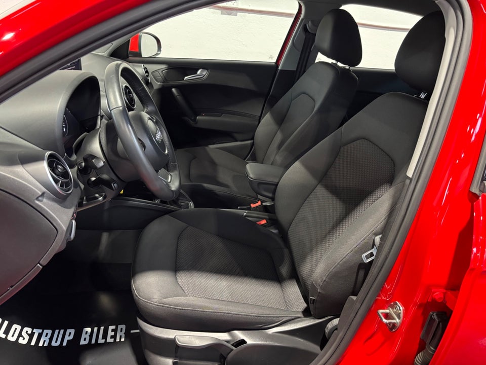 Audi A1 1,2 TFSi 86 Attraction Sportback 5d