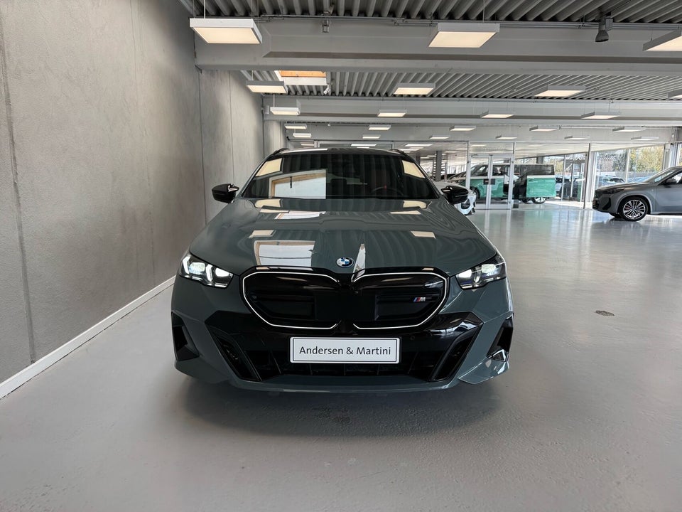 BMW i5 M60 Touring xDrive 5d