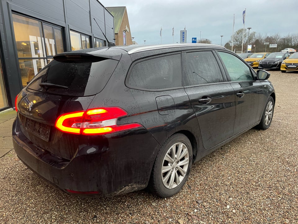 Peugeot 308 1,5 BlueHDi 130 Style+ SW 5d