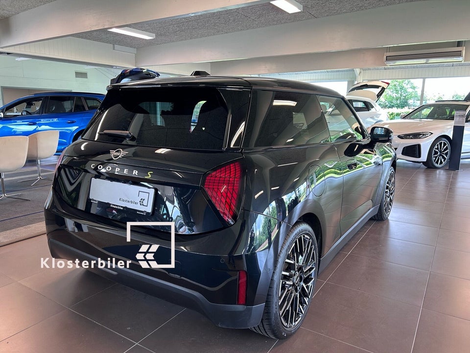MINI Cooper SE Favoured Trim XL 3d