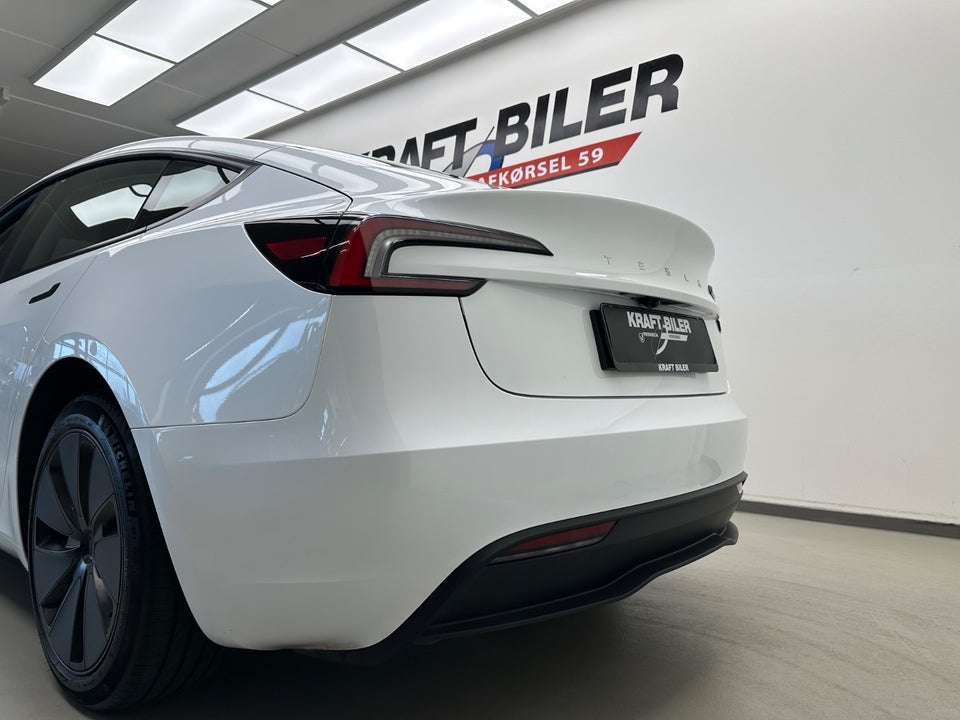 Tesla Model 3 RWD 4d
