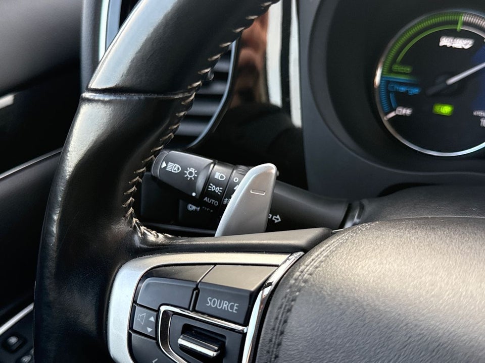 Mitsubishi Outlander 2,4 PHEV Intense CVT 4WD 5d