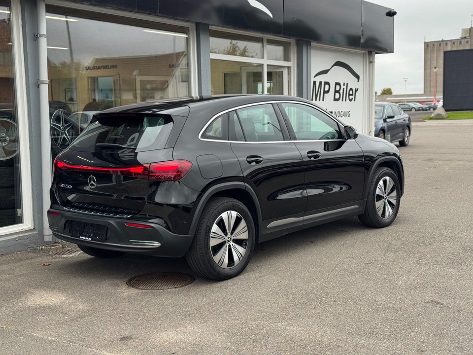 Mercedes EQA250+ 5d