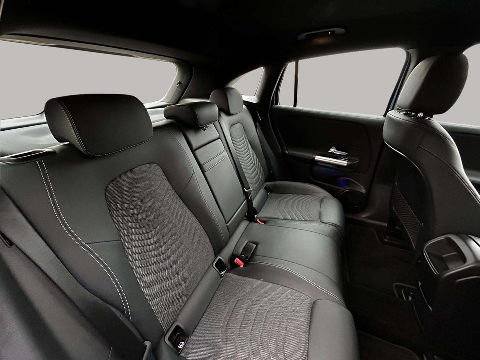 Mercedes EQA350 Progressive 4Matic 5d