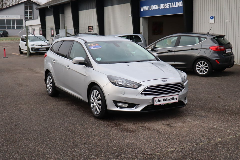 Ford Focus 1,0 EcoBoost Titanium Business stc. 5d