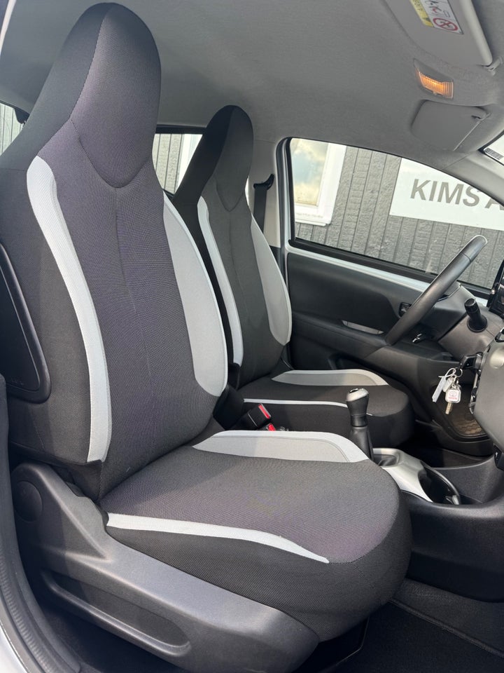 Toyota Aygo 1,0 VVT-i x-press x-touch 5d