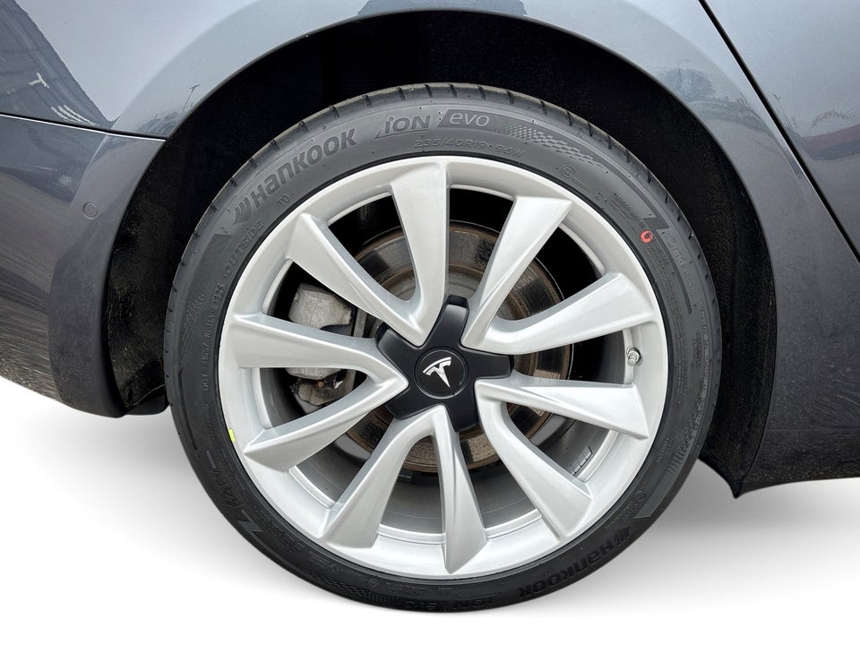 Tesla Model 3 Long Range AWD 4d