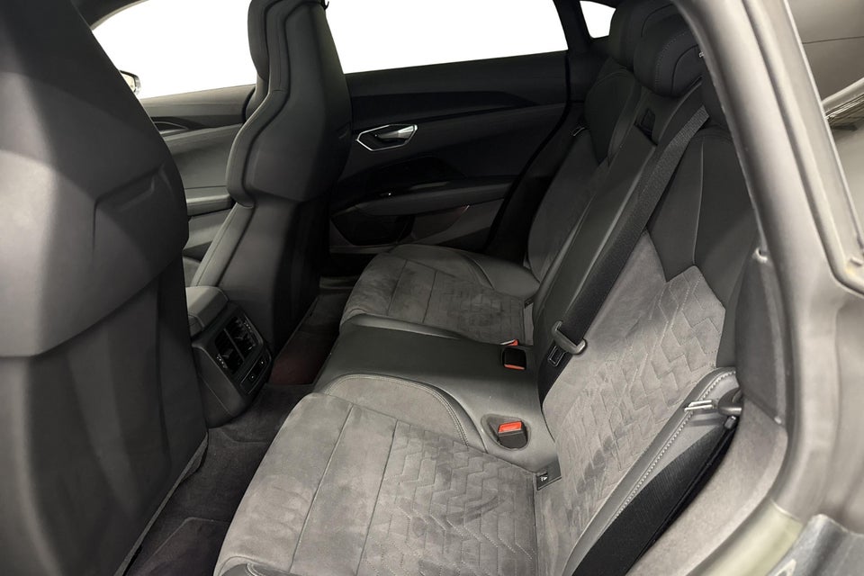 Audi e-tron GT pro quattro 4d