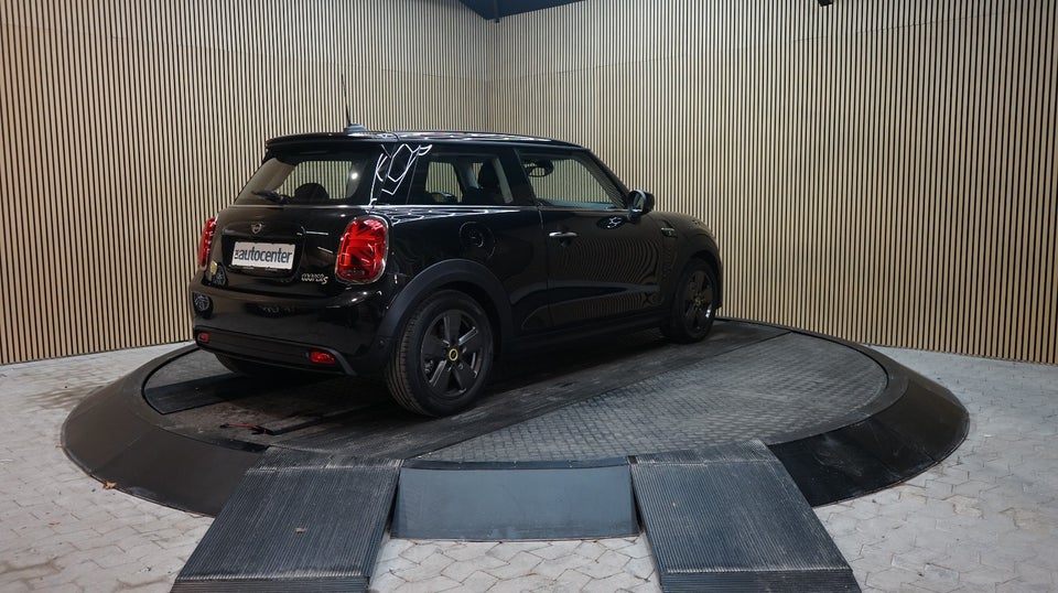 MINI Cooper SE Essential 3d