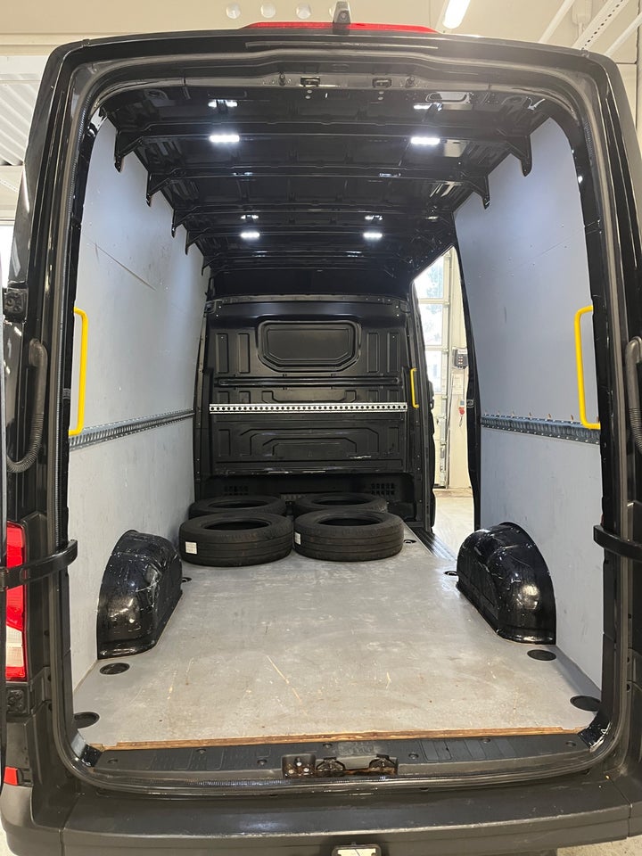 VW Crafter 35 2,0 TDi 140 Kassevogn L3H2