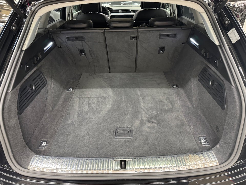 Audi e-tron 55 S-line quattro 5d