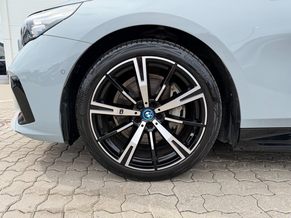 BMW i5 eDrive40 M-Sport 4d
