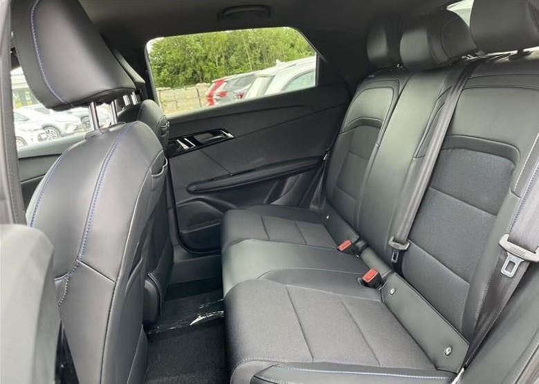 MG MG4 77 Luxury Extended Range 5d