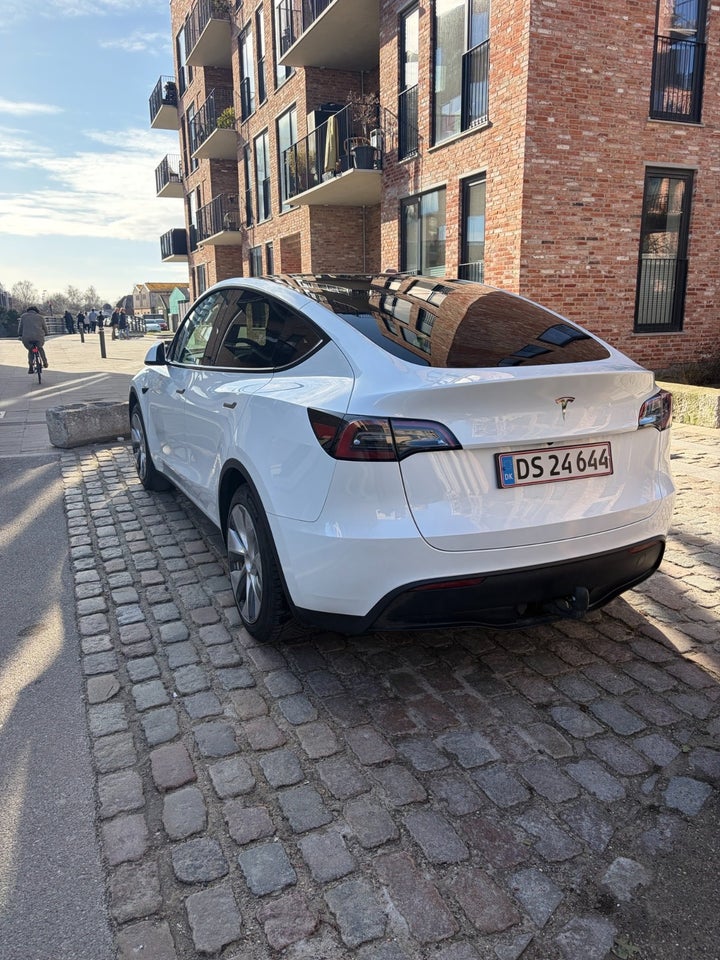 Tesla Model Y RWD 5d
