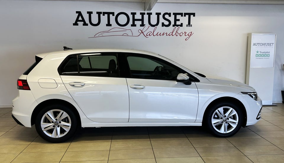 VW Golf VIII 1,5 eTSi 150 Life DSG 5d