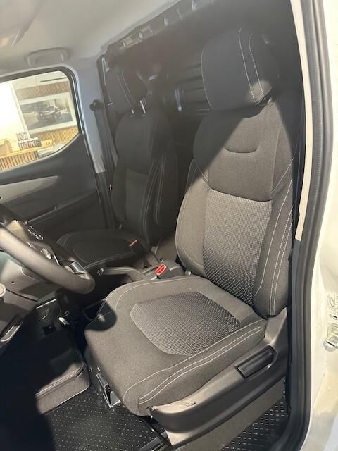 Maxus e-Deliver 3 52 Cargo Van LWB