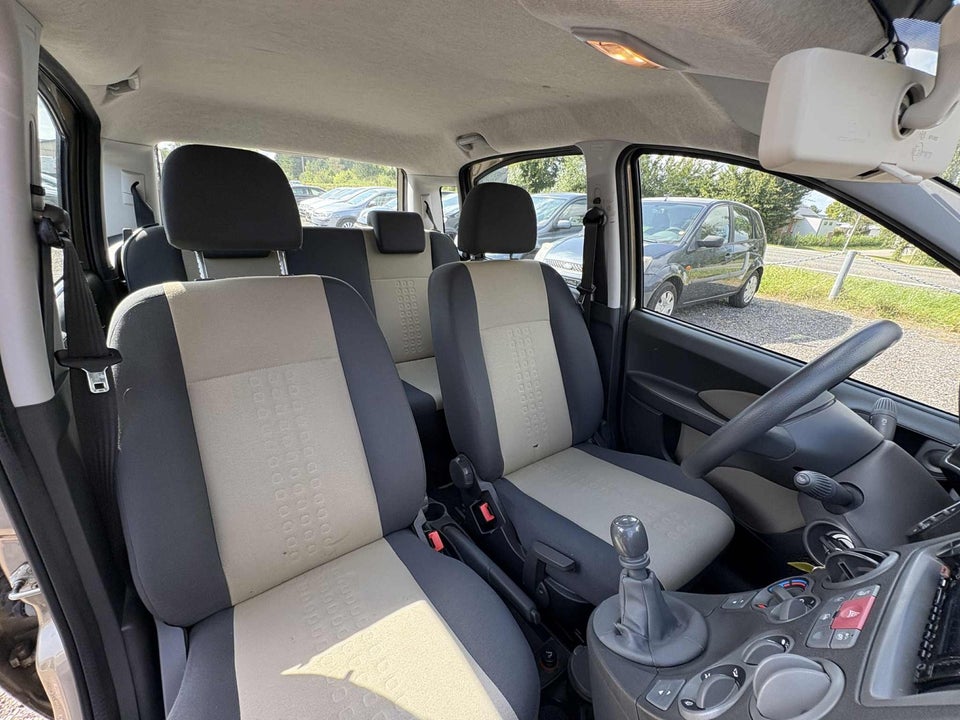 Ford Mondeo 1,8 125 Ambiente stc. 5d