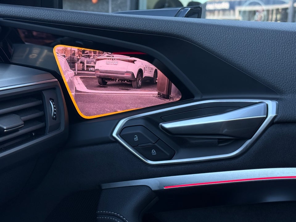 Audi Q8 e-tron 55 S-line quattro 5d
