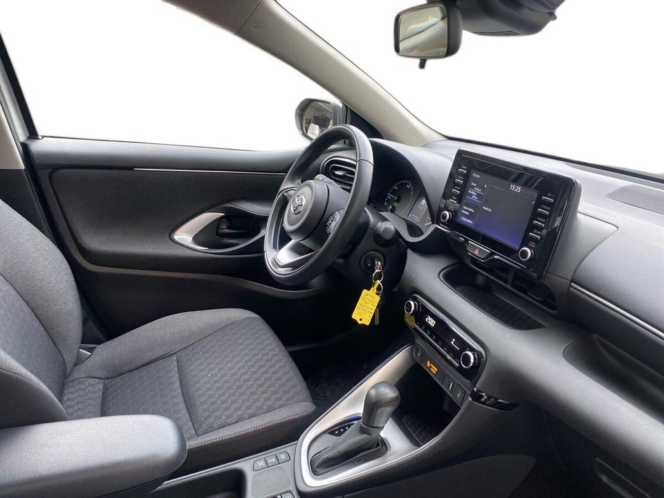 Toyota Yaris 1,5 Hybrid Essential e-CVT 5d