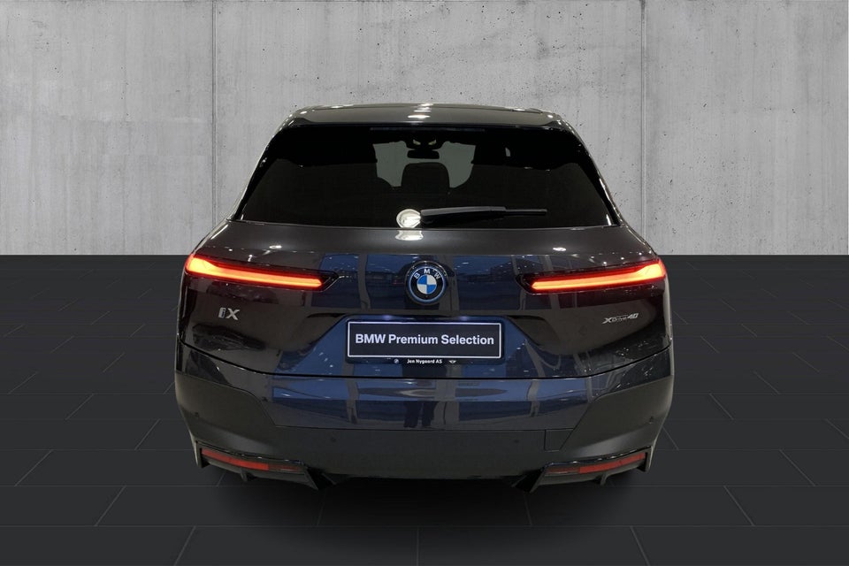 BMW iX xDrive40 Fully Charged 5d