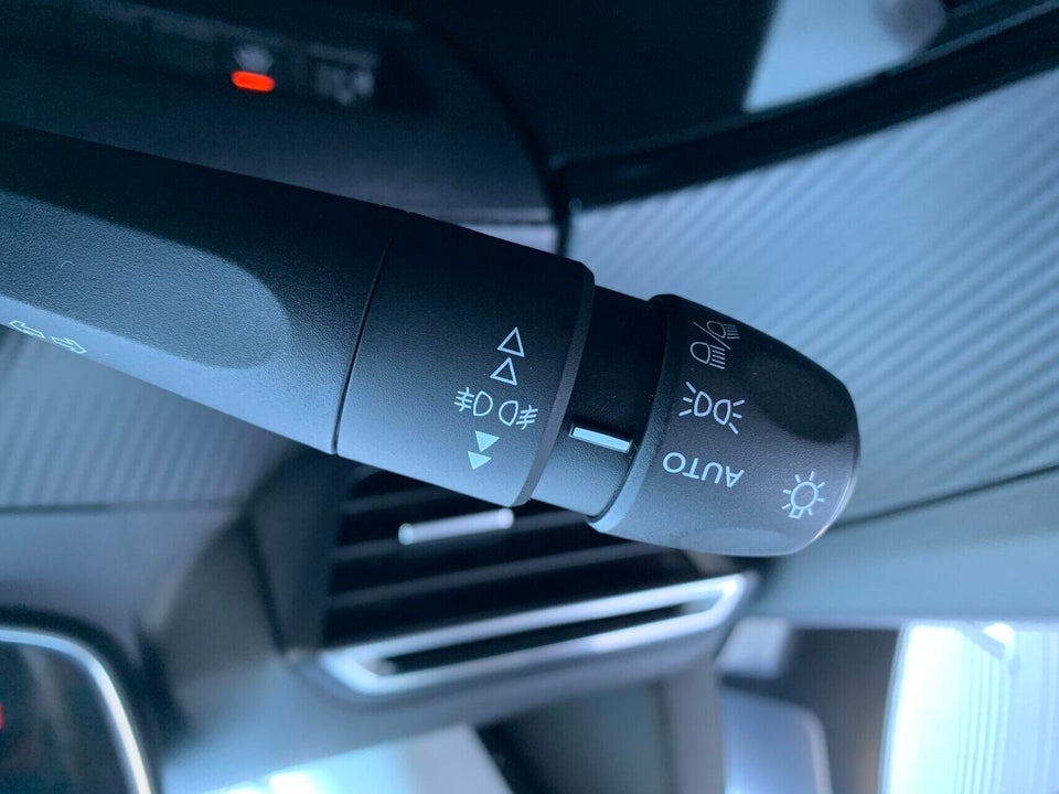 Peugeot e-2008 50 Allure 5d