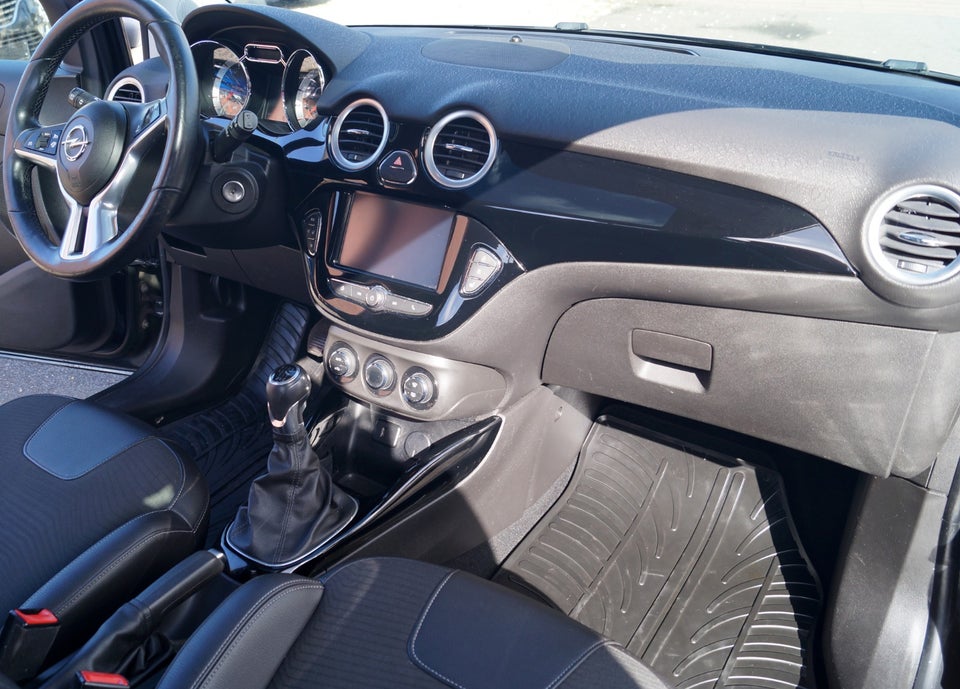 Opel Adam 1,0 T 90 Glam 3d