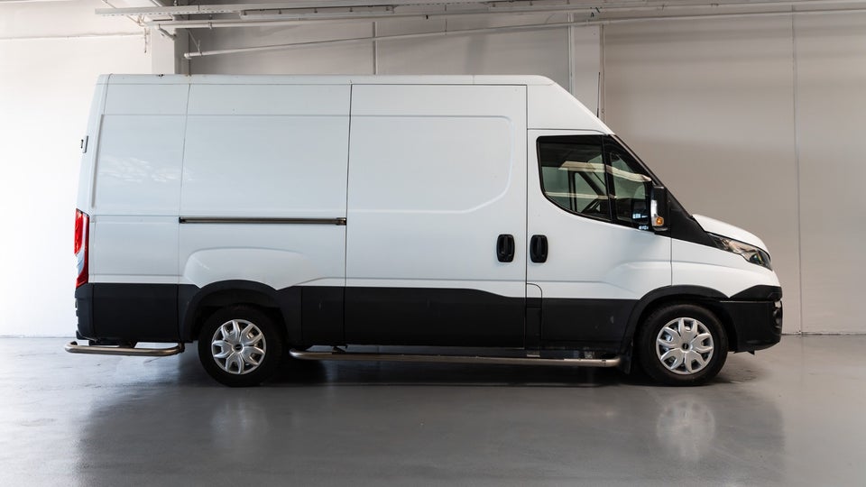 Iveco Daily 2,3 35S14 12m³ Van