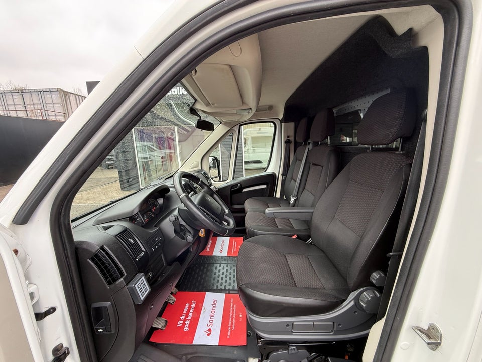 Peugeot Boxer 335 2,2 BlueHDi 140 L3H2 Premium