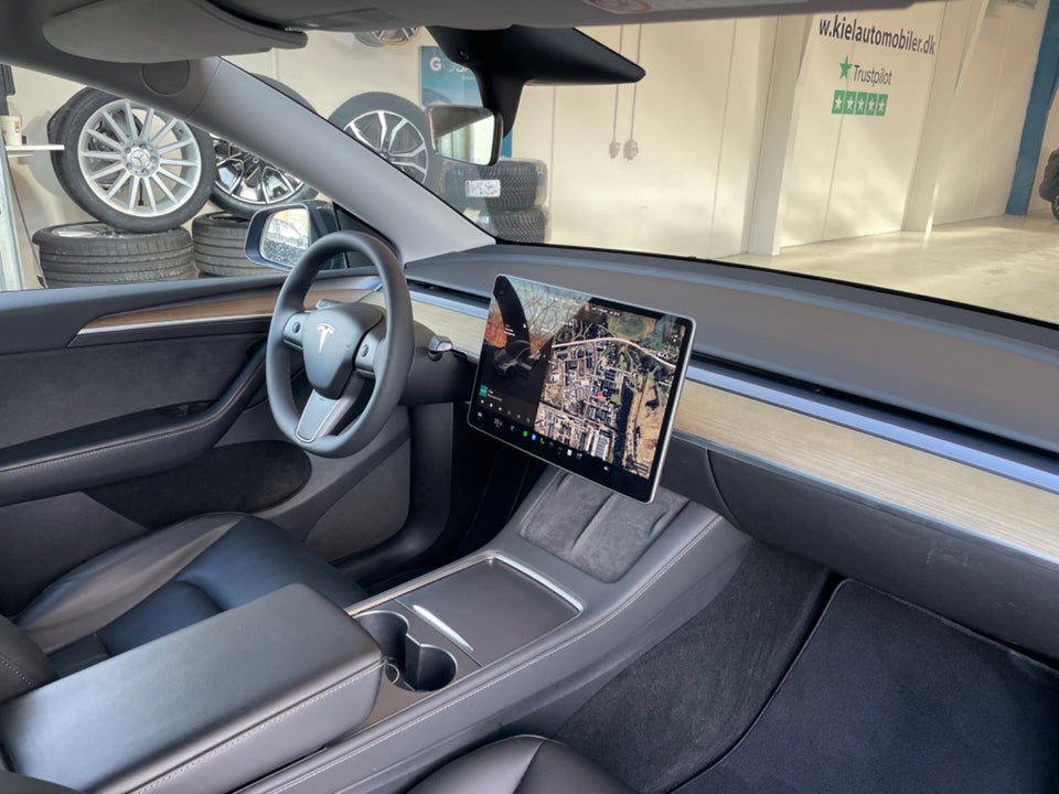 Tesla Model Y RWD 5d