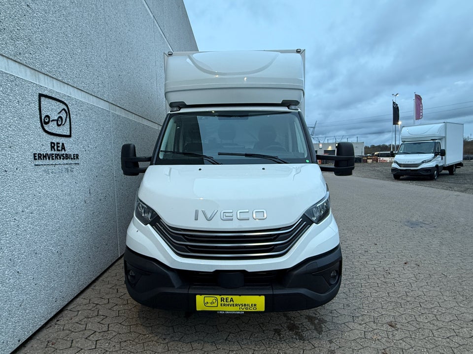 Iveco Daily 3,0 35S18 4100mm Box m/lift AG8