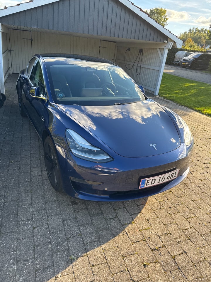 Tesla Model 3 Long Range AWD 4d