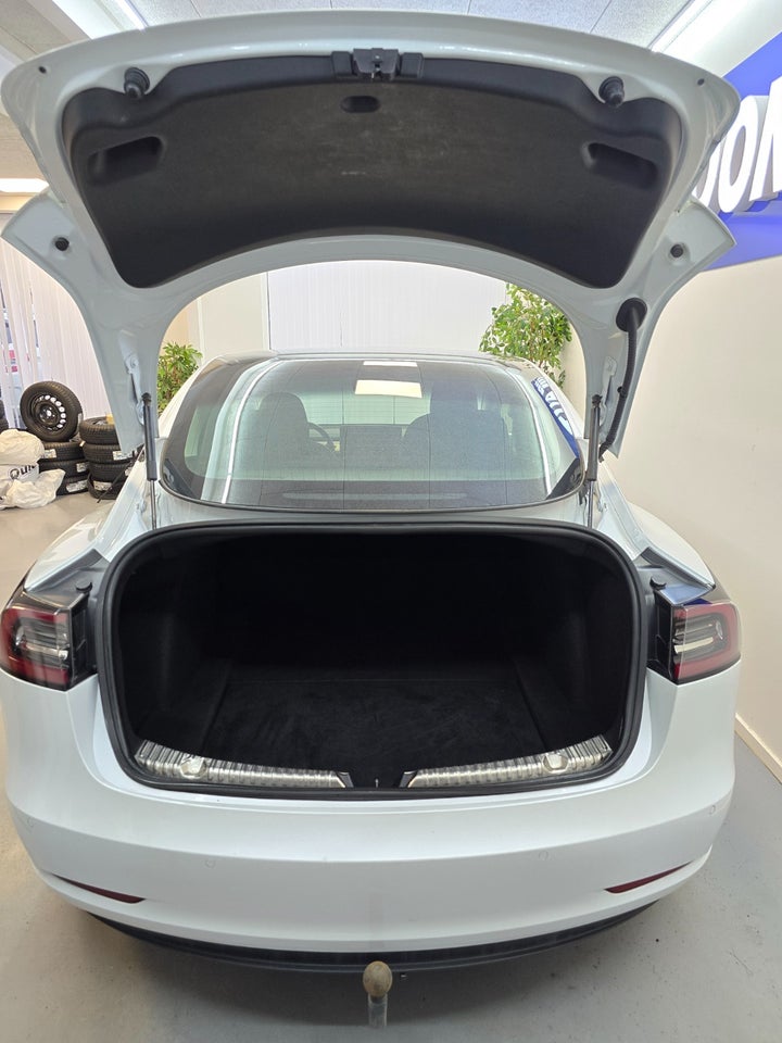 Tesla Model 3 Long Range AWD 4d